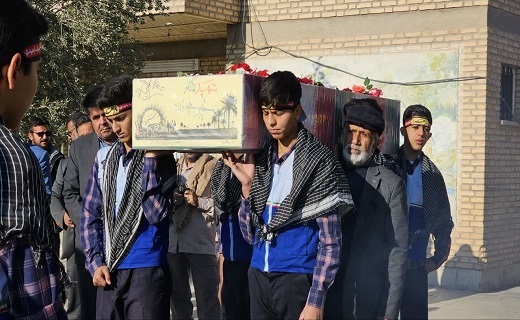 استقبال دانش آموزان بافقی از شهید گمنام