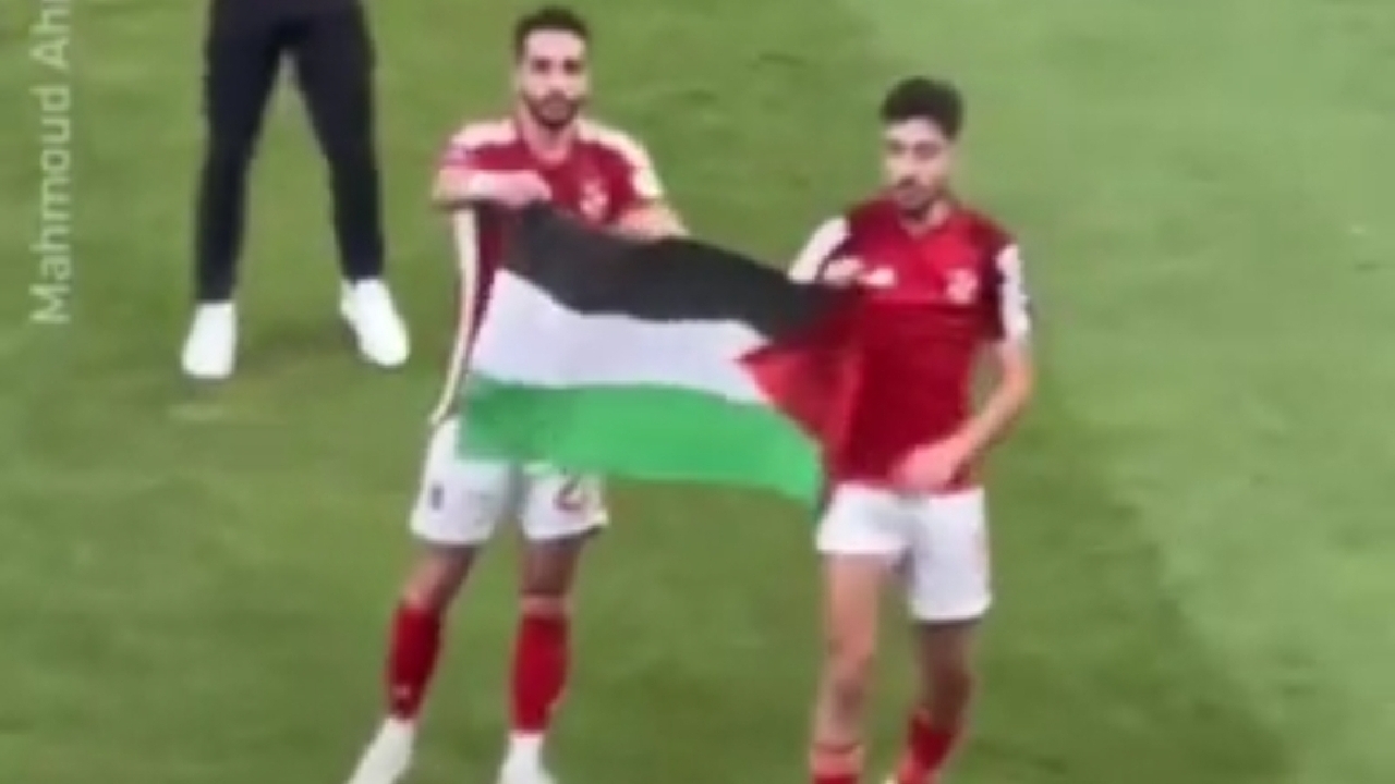 برافراشته شدن پرچم فلسطین در ورزشگاه جده + فیلم