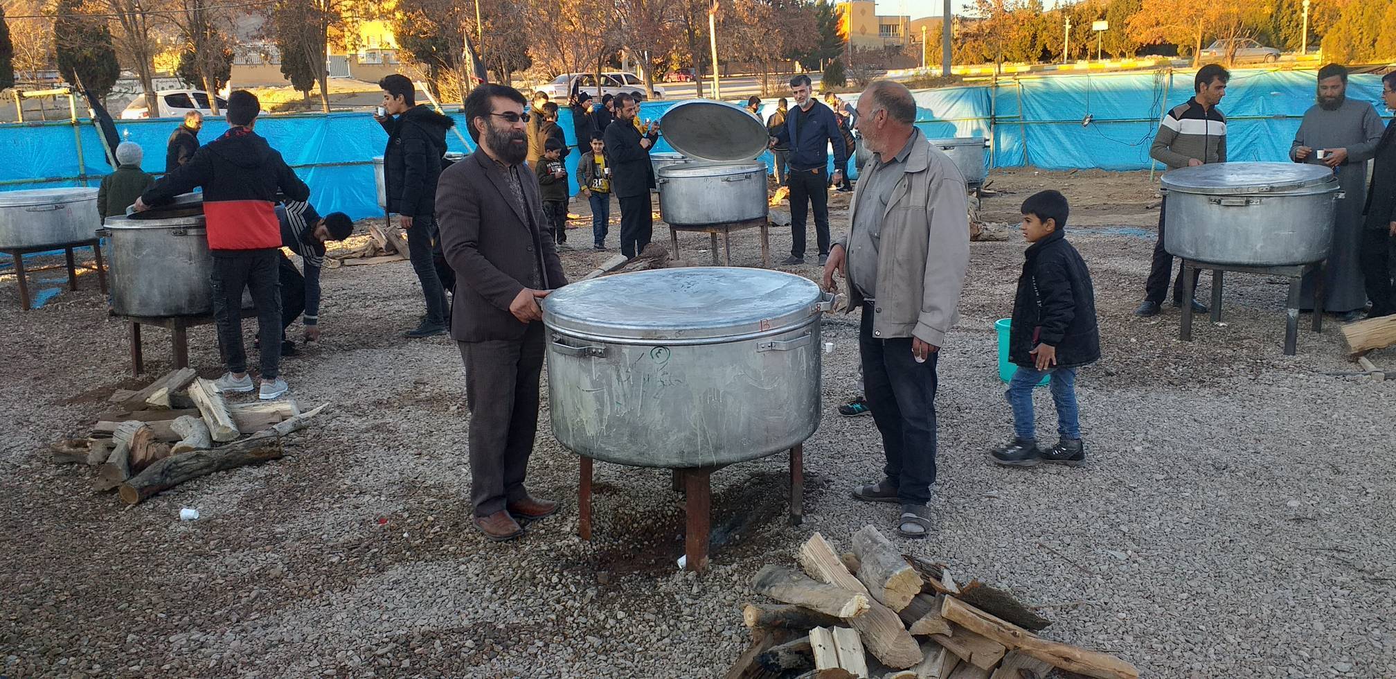 پخت ۱۸ دیگ آش نذری در شهرستان کوهبنان
