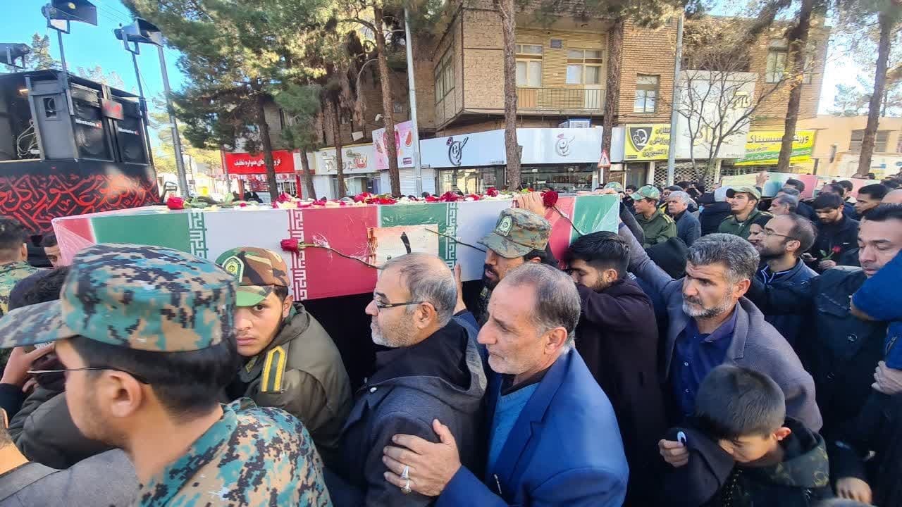 وداع مردم خراسان جنوبی با شهدای گمنام