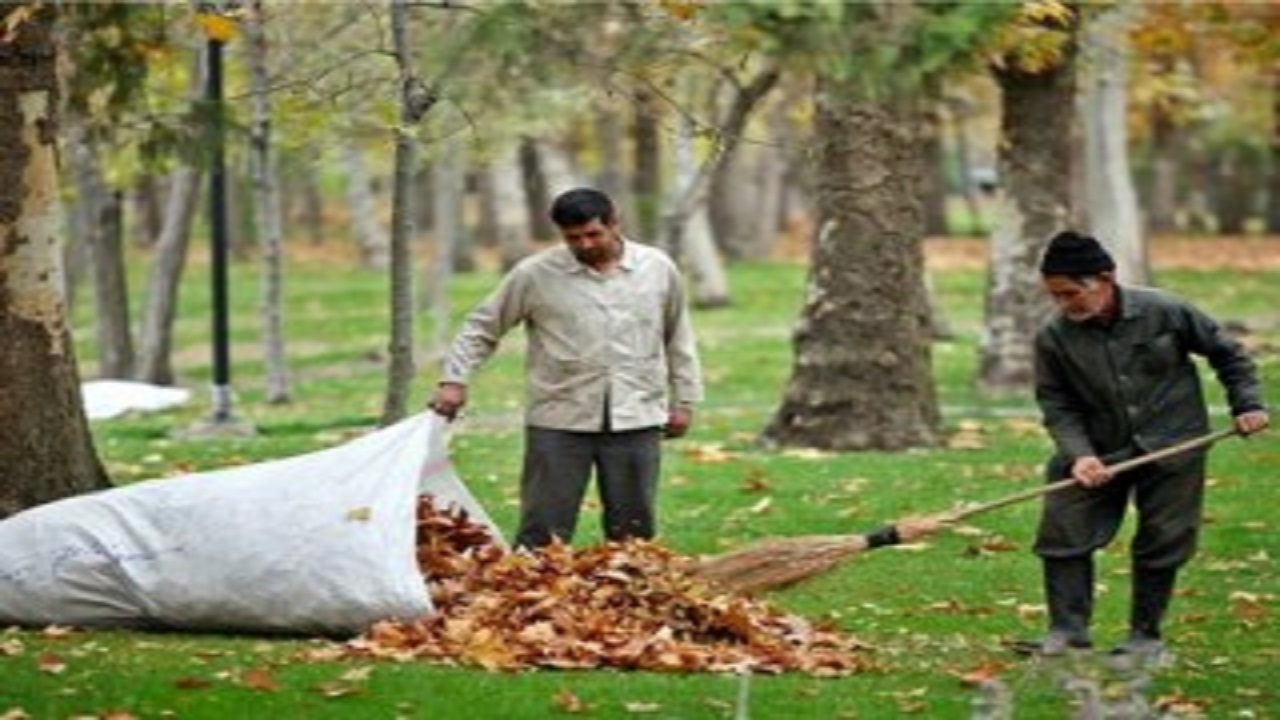 جمع آوری ۲ هزار تن برگ پاییزی در اصفهان