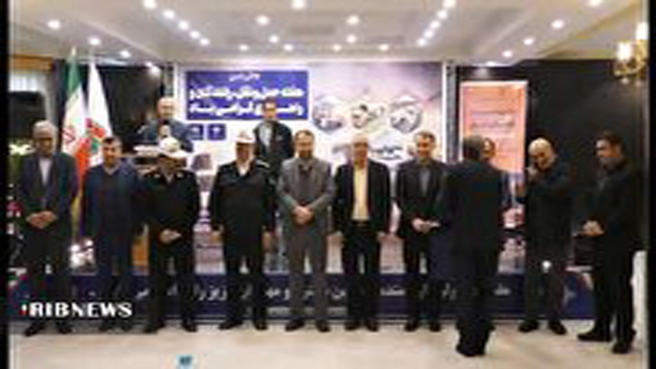 تجلیل از رانندگان پیشکسوت بخش حمل و نقل کالا و مسافر در خراسان شمالی