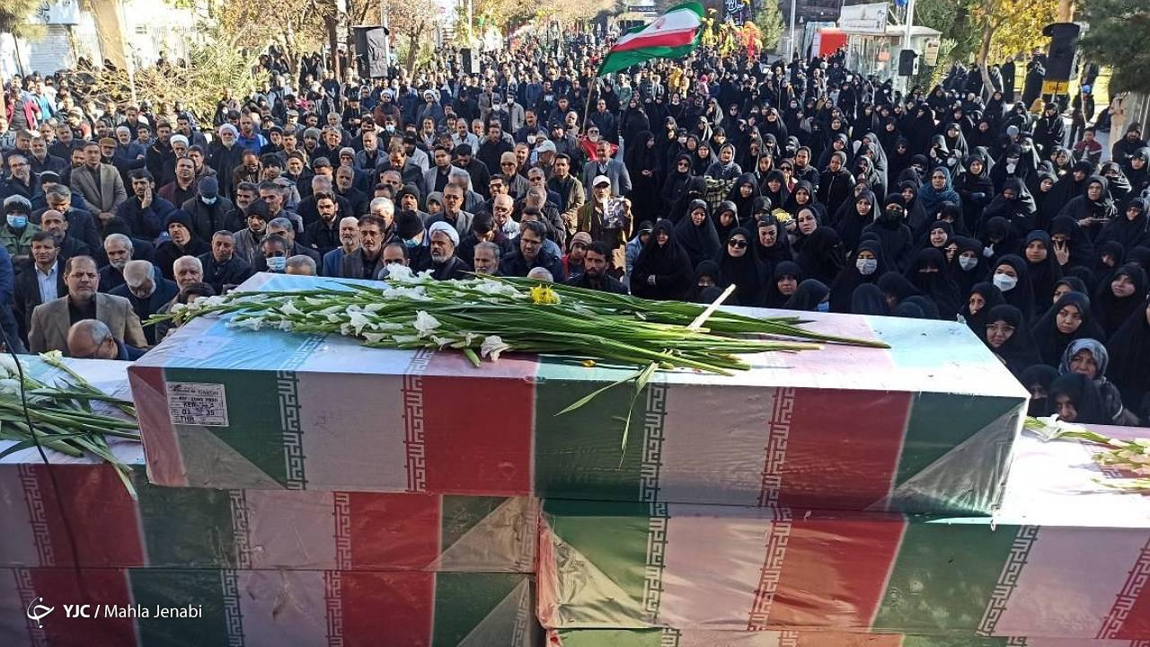 پیکر‌های مطهر ۹ شهید گمنام در استان کرمان تشییع شد + فیلم و عکس