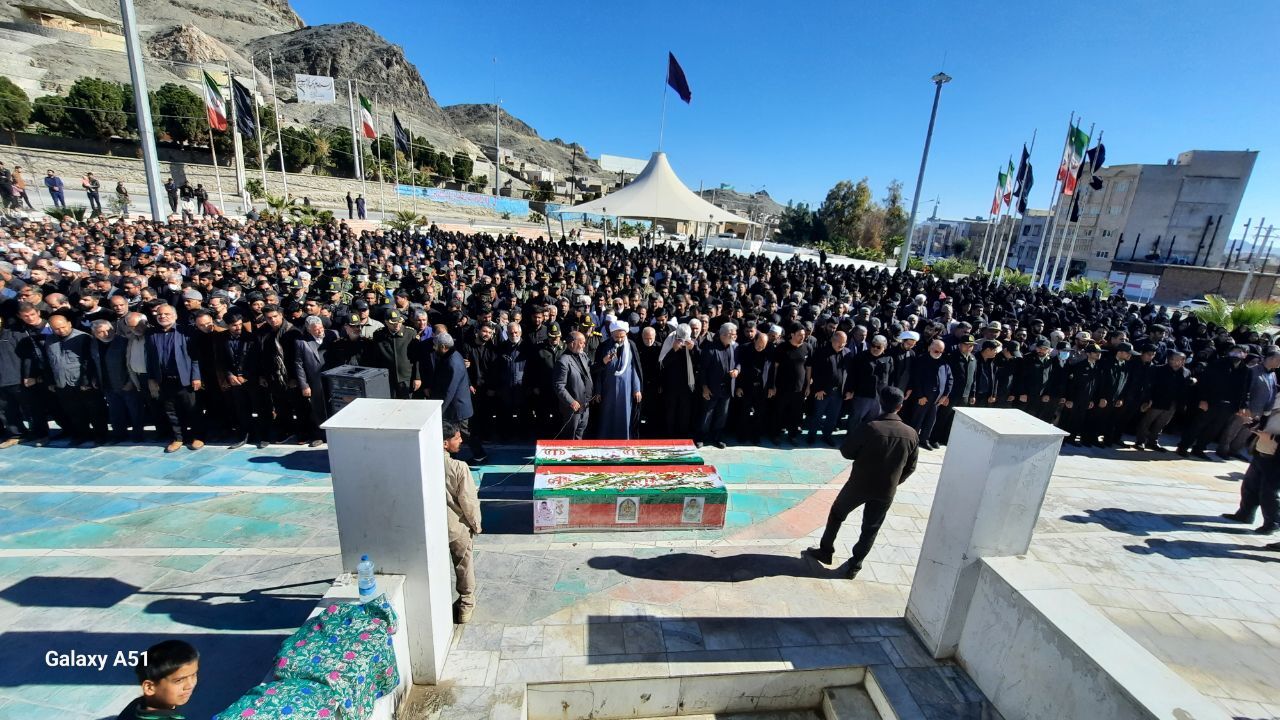 پیکر مطهر ۲شهید نیروی انتظامی در زاهدان تشییع شد+ تصاویر