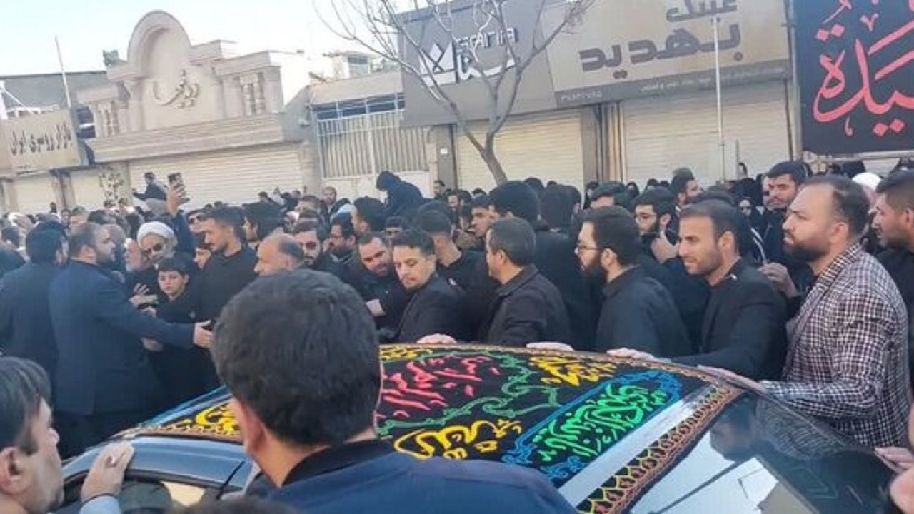 برپایی دسته عزای شهادت حضرت زهرا (س) به پیشگامی آیت‌الله وحید خراسانی