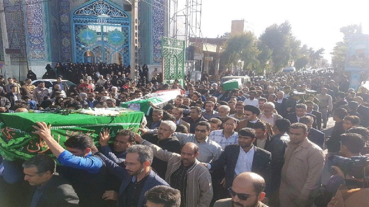 تشییع پیکر مطهر ۱۰ شهید گمنام  در سیستان و بلوچستان + فیلم
