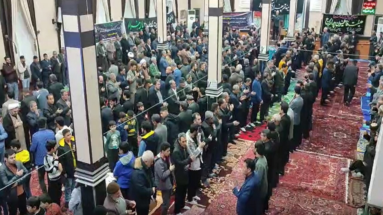 نوحه خوانی و سینه زنی اهالی چهاربرج در مراسم عزاداری حضرت فاطمه (س) + فیلم و تصاویر