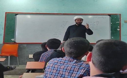 آموزش طلاب جهادگر به دانش آموزان