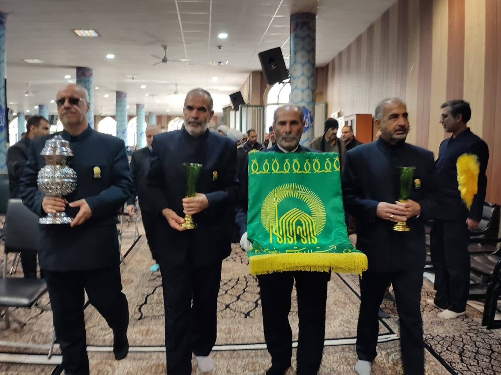 خادمان حرم رضوی در آستان مقدس امام رضا(ع) خادمان حرم رضوی در آستان مقدس امام رضا(ع)