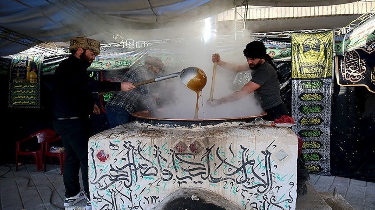 آیین سنتی سمنو پزان در شهرکیان برگزار شد