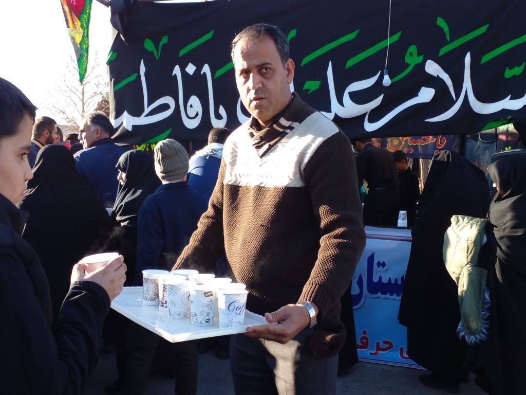 پذیرایی از عزاداران فاطمی پذیرایی از عزاداران فاطمی