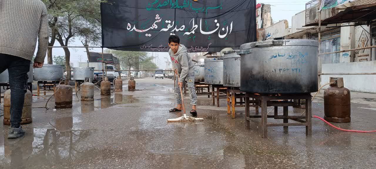 پخت آش نذری در کوت عبدالله