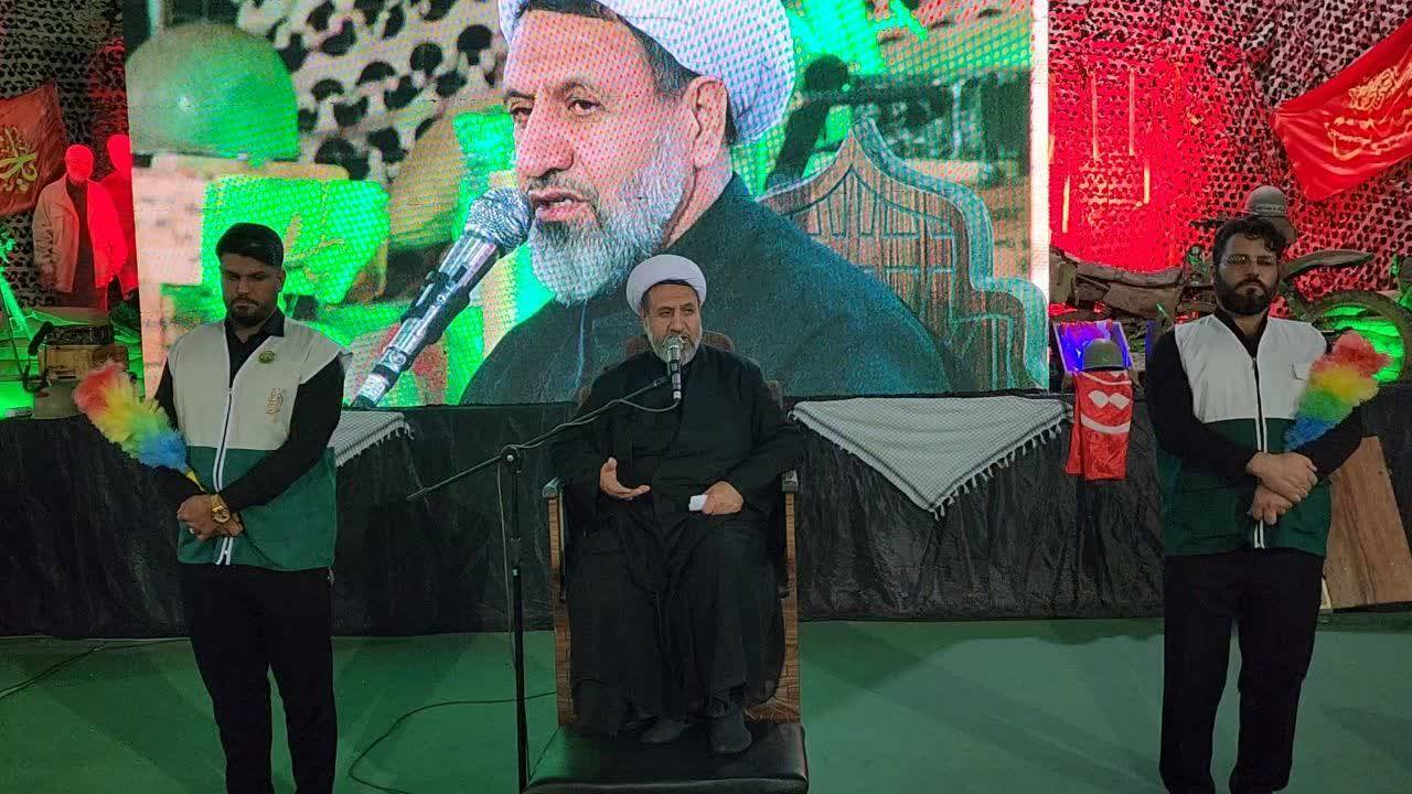 رونمایی از دو کتاب در زرند