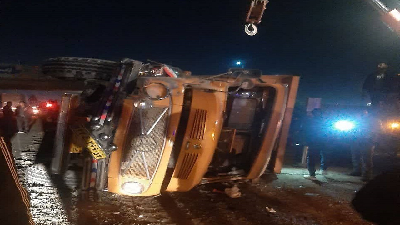 برخورد کامیون با سواری در محور خروجی شرق اصفهان حادثه آفرید + تصاویر