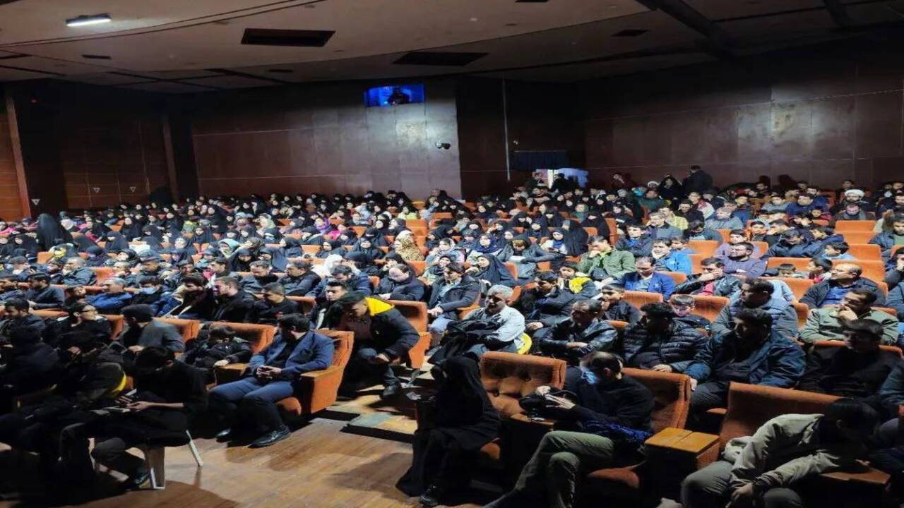 اجرای تئاتر آئینی «گرگ و میش» در مشهد