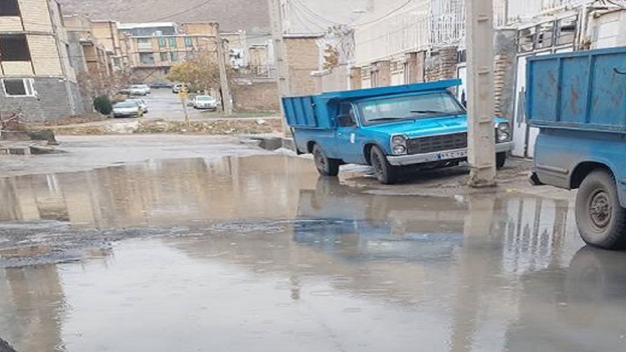 نگاهی به وضعیت معابر شهرک تکاور کرمانشاه بعد از بارش باران + تصاویر