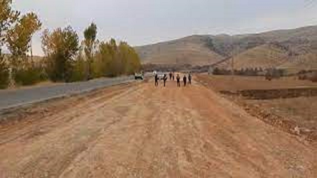 پیشرفت ۴۳ درصدی طرح ایمن سازی جاده سپیدار ـ بنستان