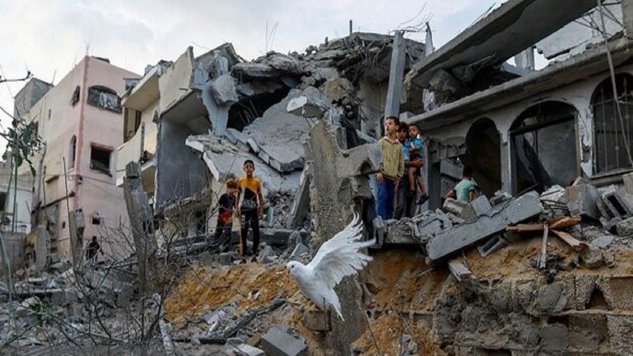 نجات کودک فلسطینی توسط امدادگران + فیلم