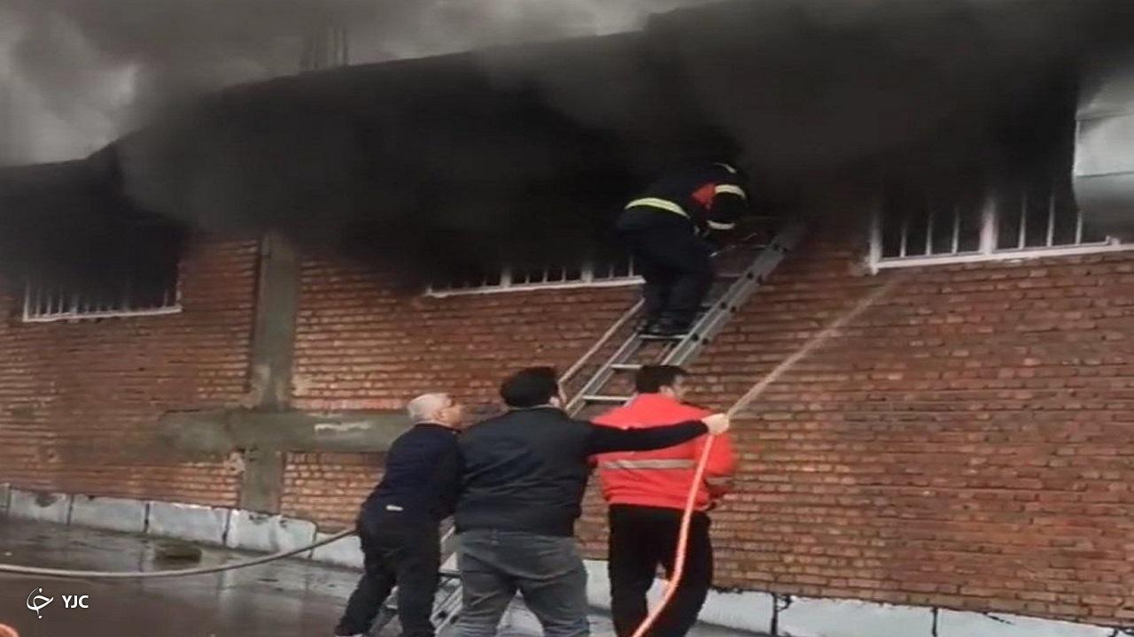 آتش‌سوزی در فروشگاه موادغذایی مهاباد خسارت مالی برجای گذاشت