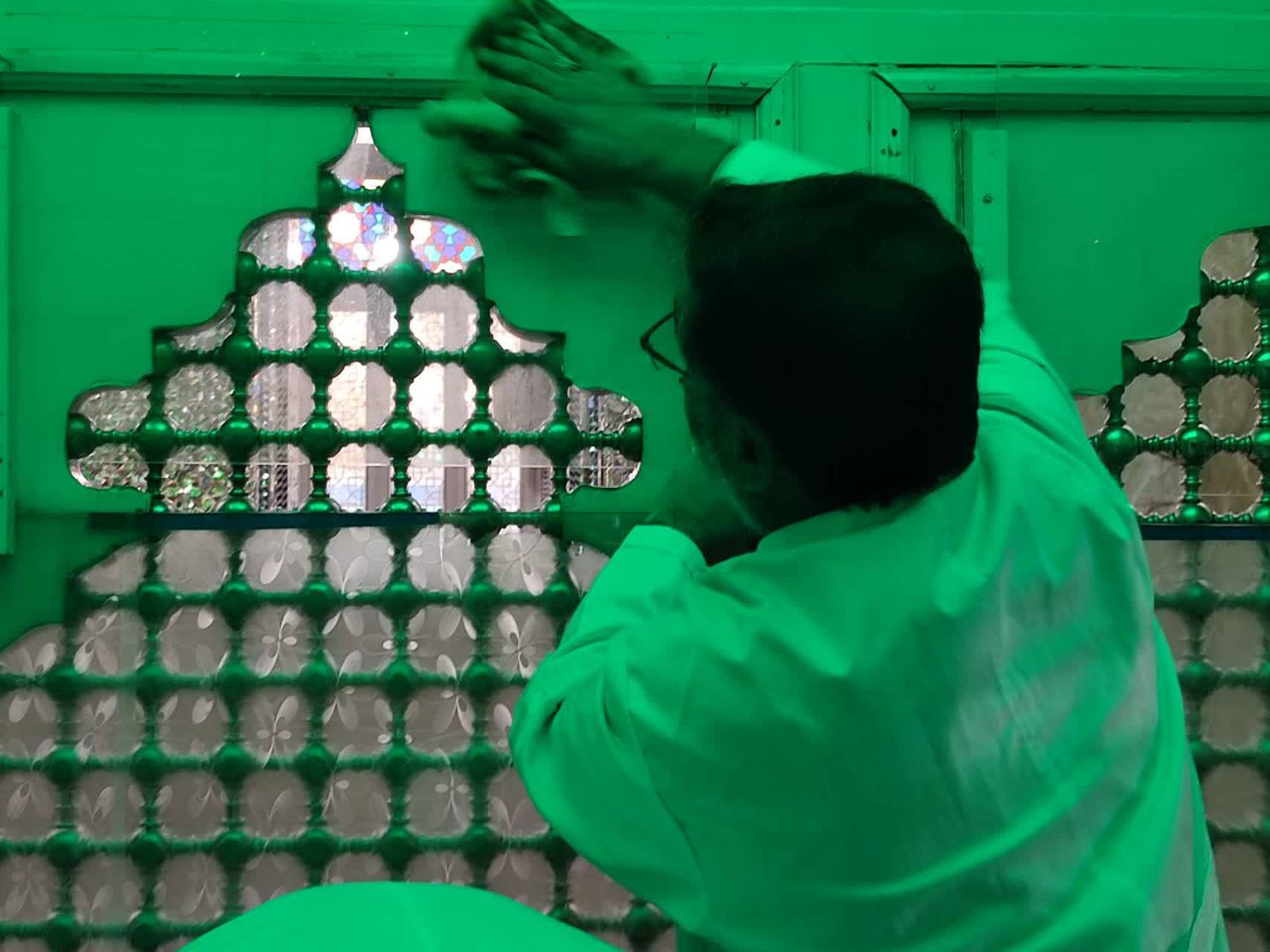 غبارروبی و عطر افشانی آستان مقدس امامزاده اسماعیل (ع) شهریار