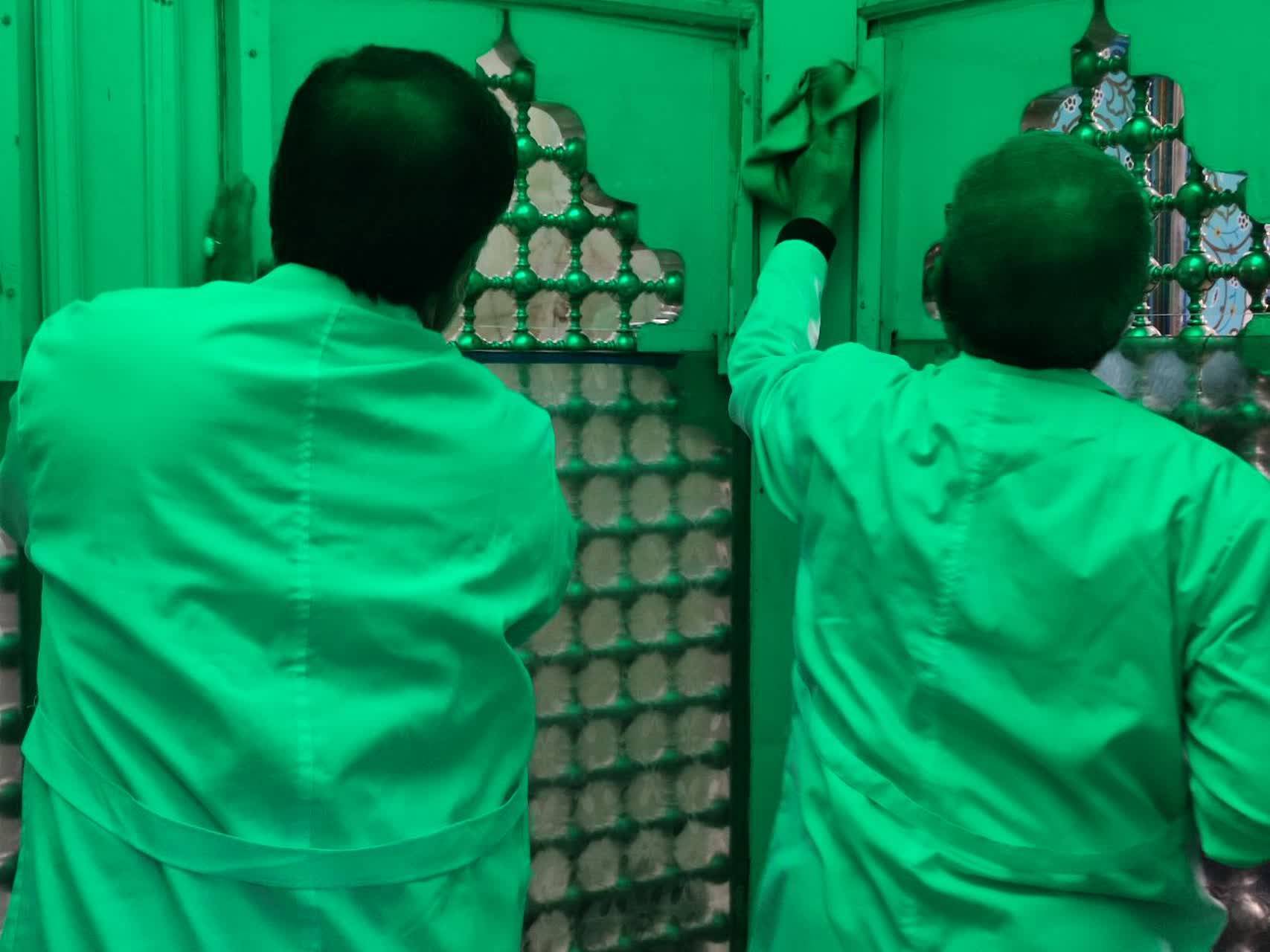 عبارروبی و عطرافشانی