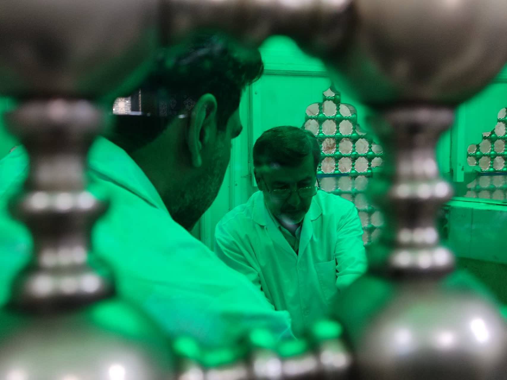 آستان مقدس امامزاده اسماعیل غبارروبی و عطر افشانی شد
