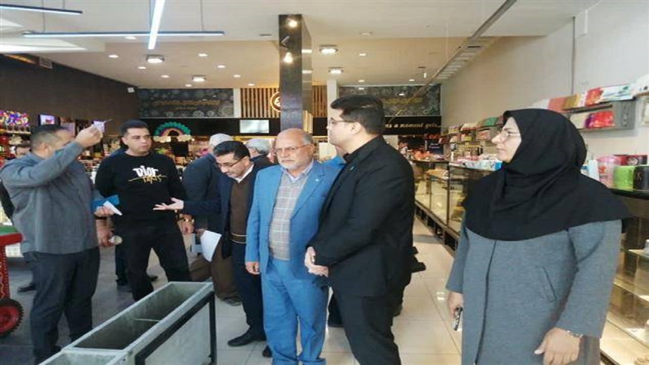 گشت تعزیراتی برای کنترل بازار شب یلدا در کرمان