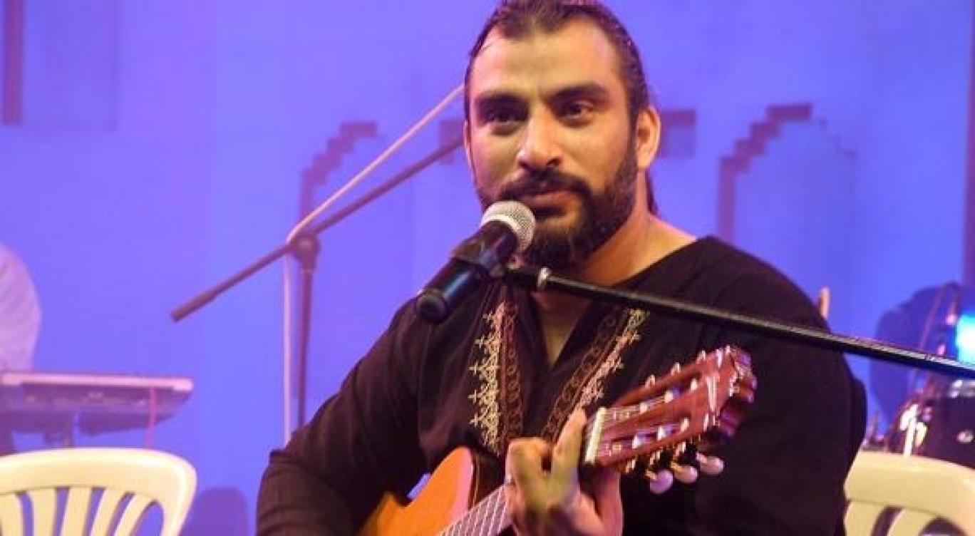 ناصرعبدالهی چگونه با وجود لکنت زبان وارد عرصه خوانندگی شد؟ + فیلم