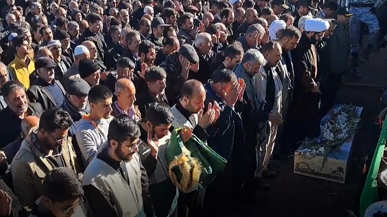 حضور حماسی مردم ناحیه منفصل شهری قلعه قروه در تشییع شهید گمنام + فیلم