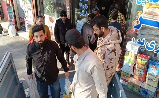 اهدای بسته های معیشتی به نیازمندان در آستانه شب یلدا