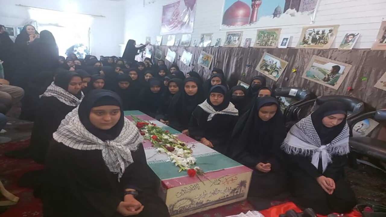 تشییع پیکر مطهر شهید گمنام در مدارس حاجی آباد