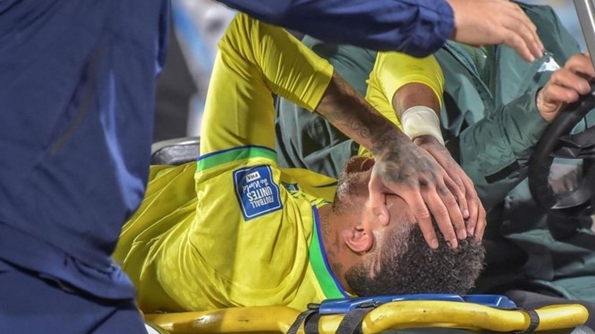 خنده‌های نیمار در واکنش به شعار هواداران الهلال + فیلم