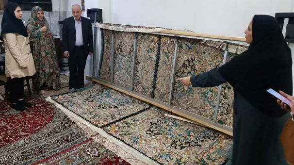 تقدیر معاون وزیر صمت از ۴ کارآفرین فرش دستباف گیلان