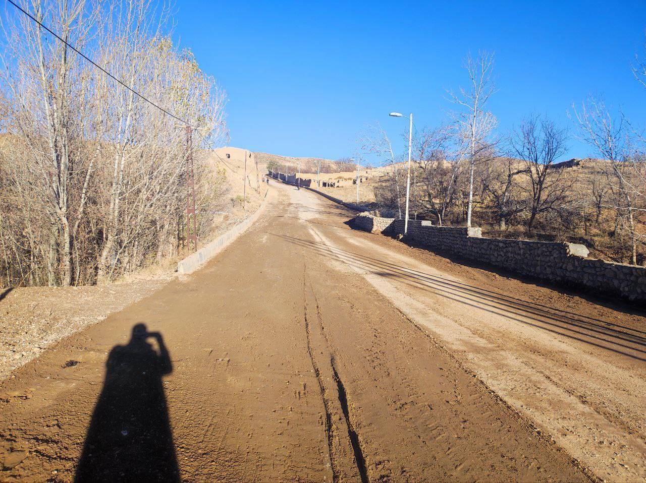 هموار کردن معابر در روستای توآباذ