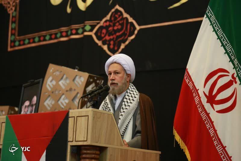 بسیج در مقابل دشمن محکم و سربلند است