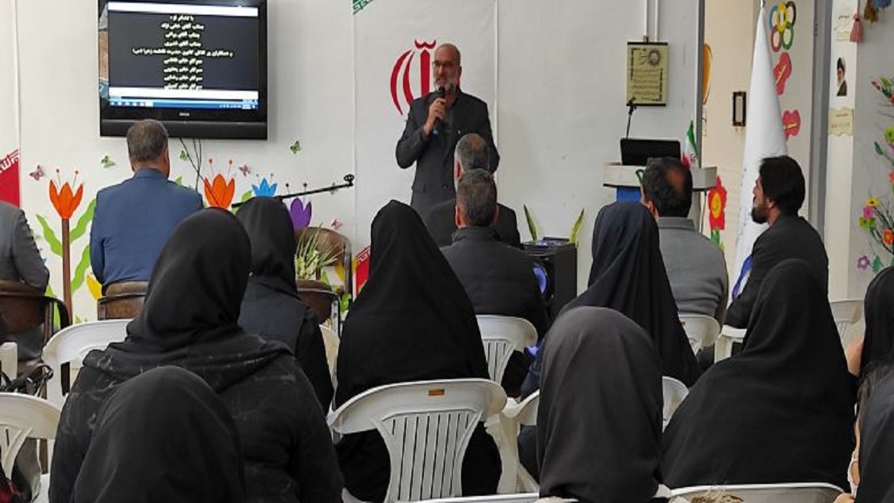 مشارکت مدارس خوسف در برپایی بازارچه یلدایی خوسف