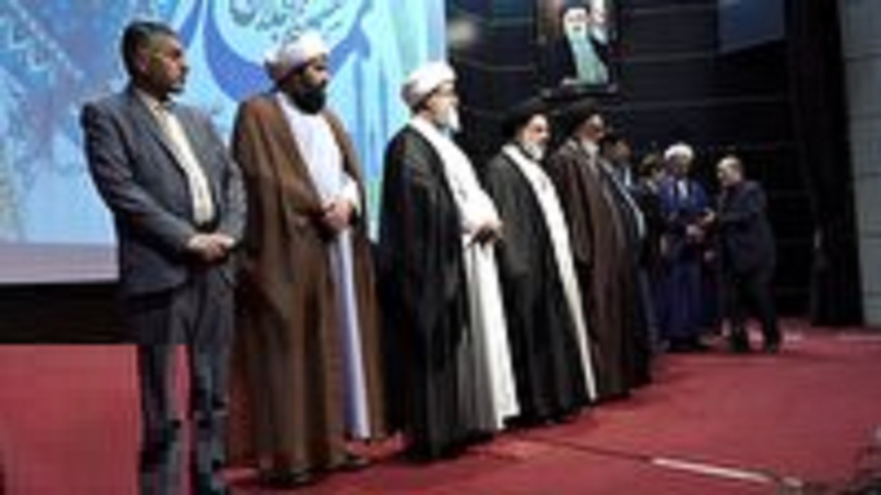 تجلیل از برگزیدگان هشتمین «اجلاس استانی نماز»
