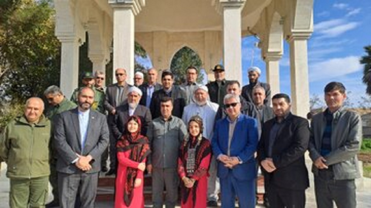 خوشامدگویی کودکان گمیشان با زبان ترکمنی به معاون رییس جمهور