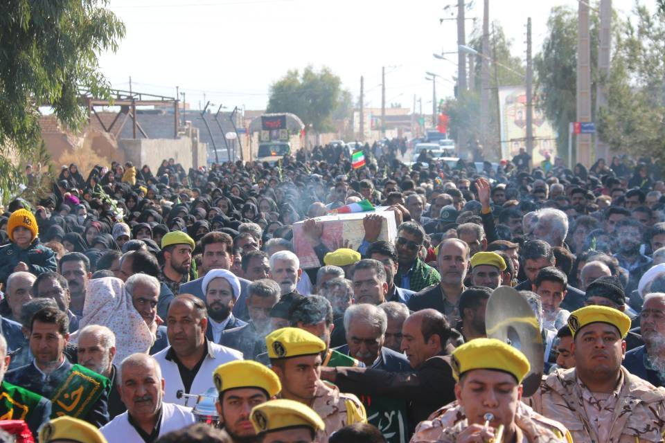 پاییز رکن آباد باحضور شهید گمنام رنگی شد پاییز رکن آباد باحضور شهید گمنام رنگی شد