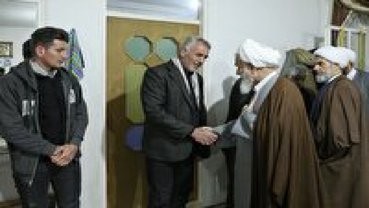 دیدار نماینده ولی فقیه با خانواده شهید احسان بابائی