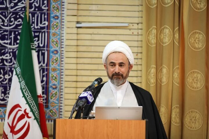 خدمت صادقانه محور مسئولیت در نظام اسلامی است