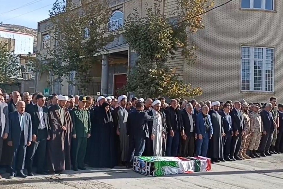 تشییع پیکر پدر شهیدان پیرحیاتی