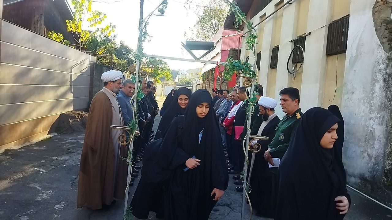 اعزام ۴۰ دانش آموز صومعه سرایی به مناطق عملیاتی جنوب کشور