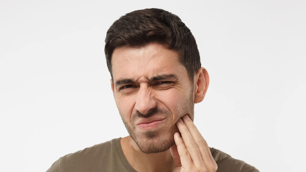 نحوه تهیه یک داروی گیاهی معجزه آسا برای زیبایی دندان‌ها