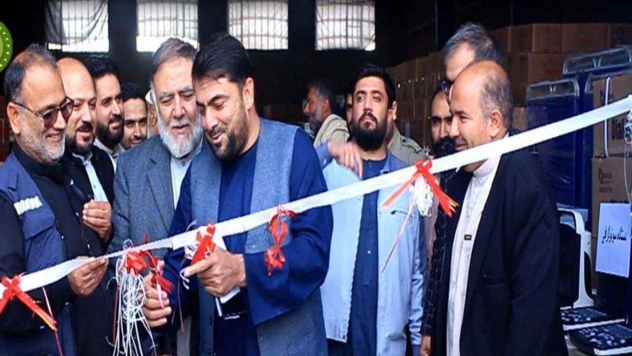 توزیع تجهیزات پزشکی به مراکز بهداشتی در هرات