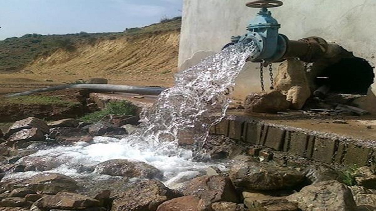 اجرای طرح آبرسانی روستایی در حاجی آباد