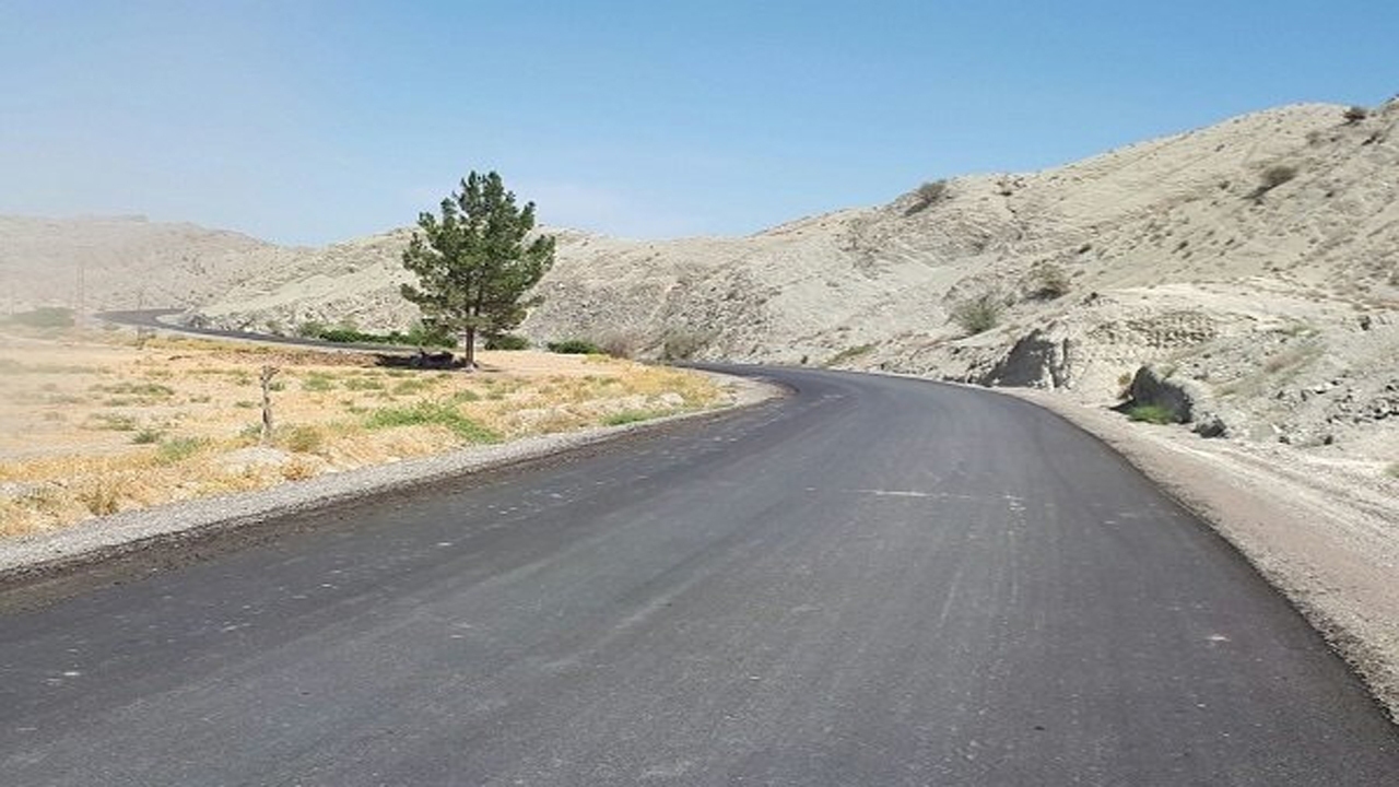 ۳۸ طرح راه روستایی در استان بوشهر فعال است