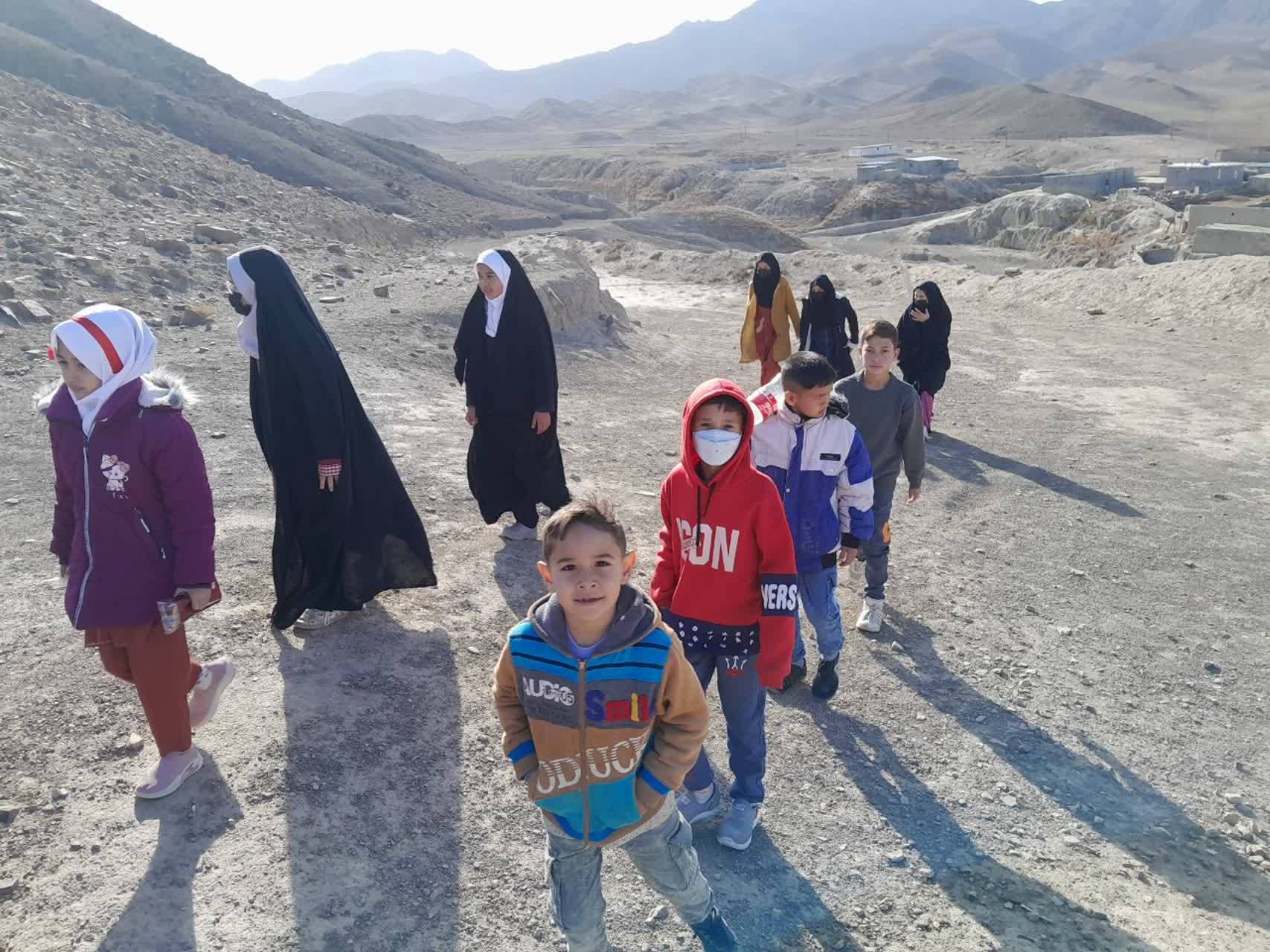 دانش آموزان
