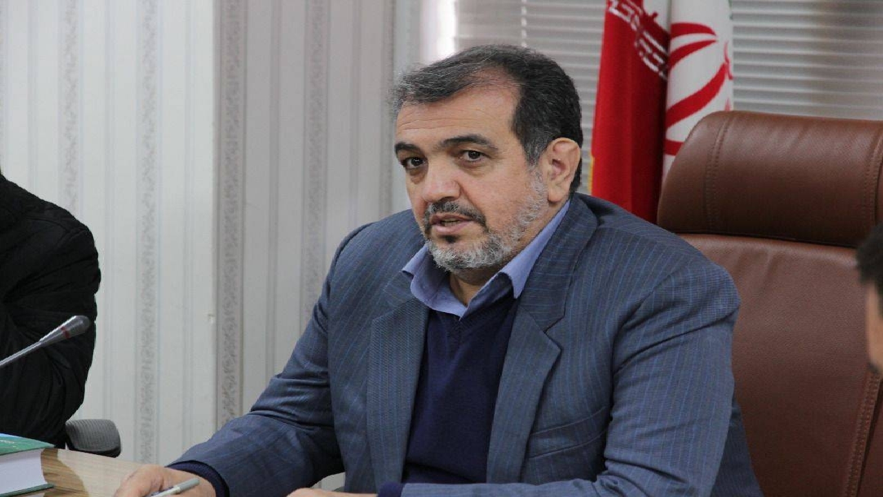 مشارکت دانش آموزان خانمیرزایی در اجرای طرح کاشت یک میلیارد درخت کشور