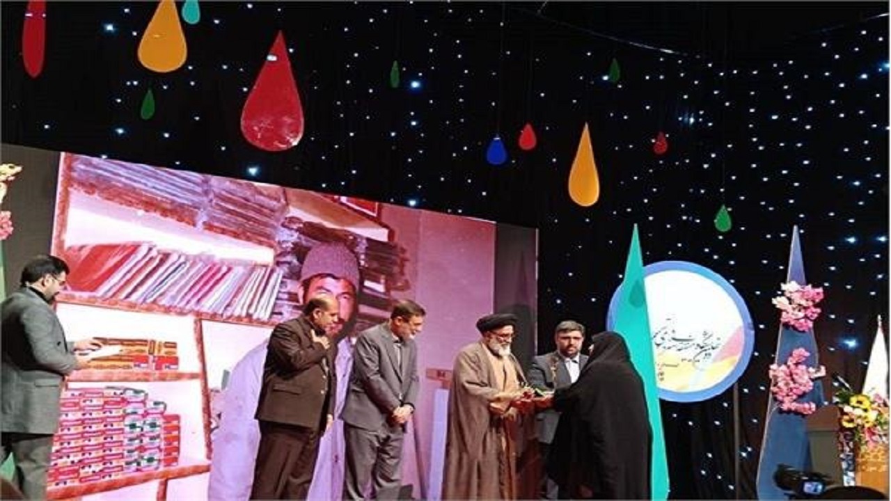 درخشش هنرمندان در نمایشگاه هنر‌های تجسمی ایثار